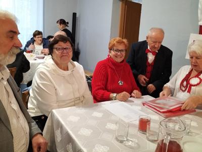 Patriotyczne śpiewanie w Grodnicy