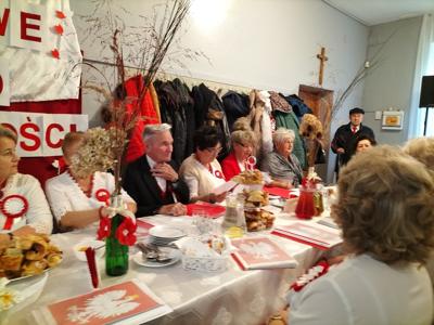 Patriotyczne śpiewanie w Grodnicy