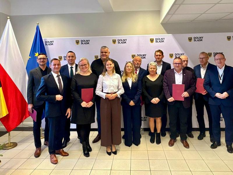 1 Blisko 5 mln zł na budowę sieci wodno-kanalizacyjnej w Krzewiu Małym