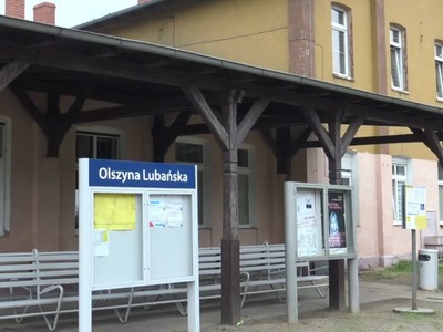 Peron na dworcu Olszyna Lubańska