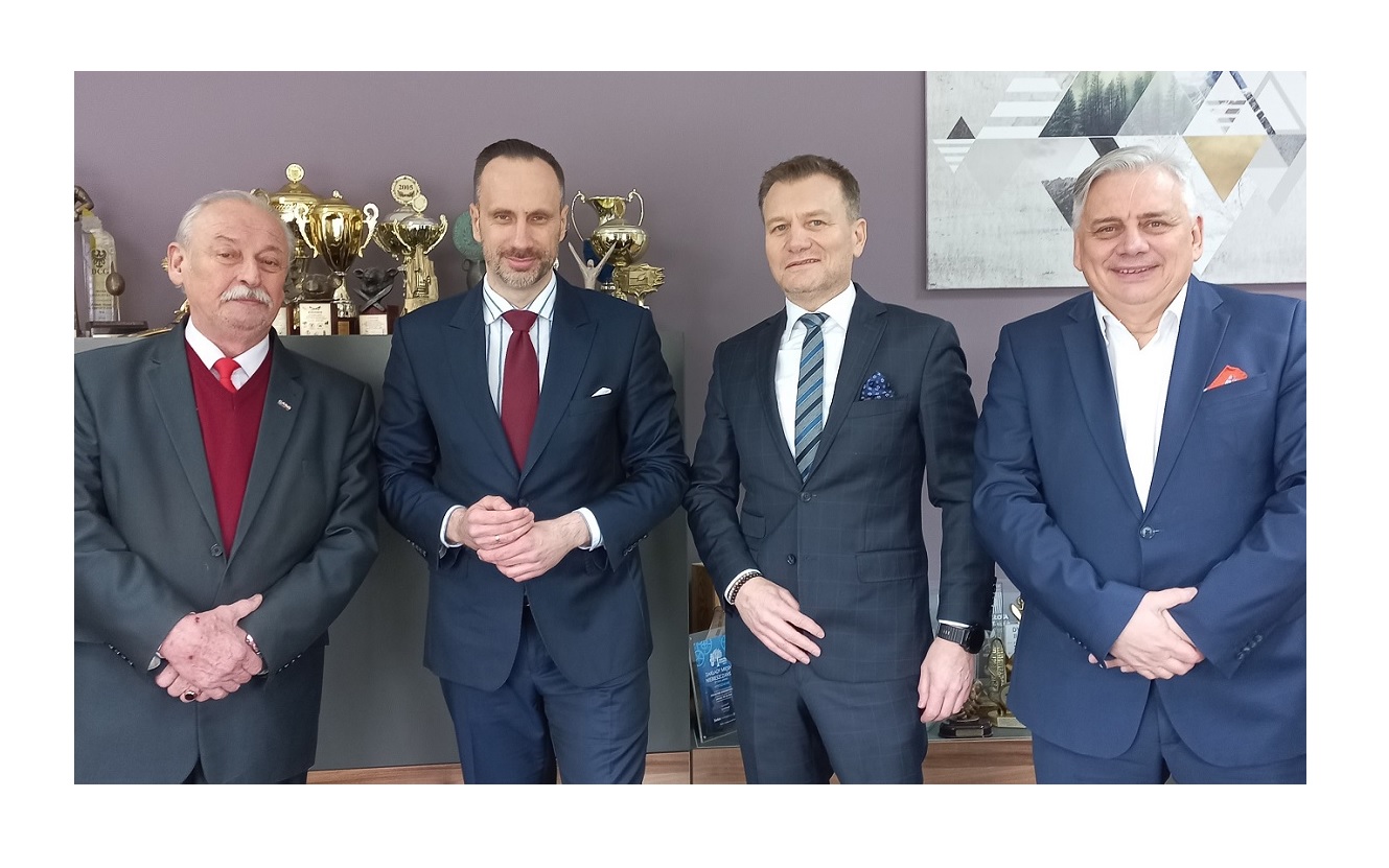 Burmistrz Olszyny, Minister Rolnictwa i Rozwoju Wsi Janusz Kowalski, Dariusz Niebieszczański, Wicewojewoda Dolnośląski Bogusław Szpytma 
