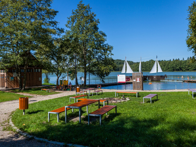 Kąpielisko i miejsce do plażowania nad jeziorem Wielkim w Strudze