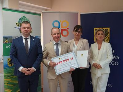 Podpisanie umów na modernizację dróg śródpolnych