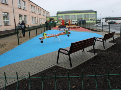 Nowy plac zabaw w Drzycimiu.