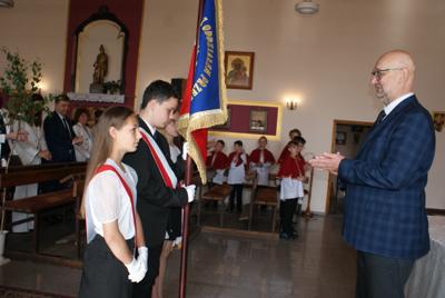 Nadanie nowego sztandaru dla szkoły w Gródku