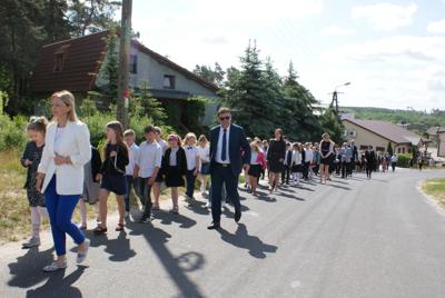 Nadanie nowego sztandaru dla szkoły w Gródku