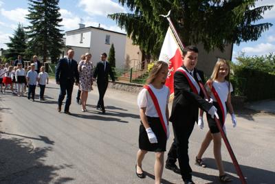 Nadanie nowego sztandaru dla szkoły w Gródku