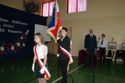 Nadanie nowego sztandaru dla szkoły w Gródku