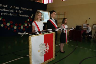 Nadanie nowego sztandaru dla szkoły w Gródku
