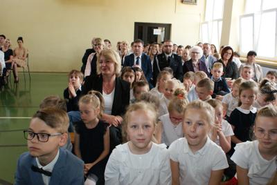 Nadanie nowego sztandaru dla szkoły w Gródku
