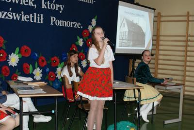 Nadanie nowego sztandaru dla szkoły w Gródku