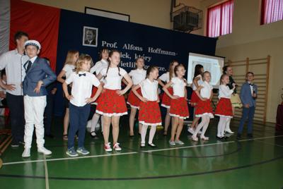 Nadanie nowego sztandaru dla szkoły w Gródku