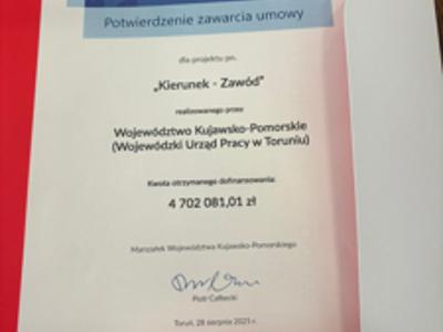 Uroczyste wręczenie umowy do projektu „Kierunek – Zawód”