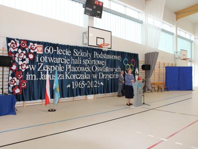 Uroczyste otwarcie budynku Hali Sportowej połączone z obchodami Jubileuszu 60-lecia Szkoły Podstawowej.