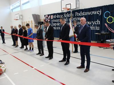 Uroczyste otwarcie budynku Hali Sportowej połączone z obchodami Jubileuszu 60-lecia Szkoły Podstawowej.