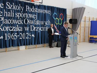 Uroczyste otwarcie budynku Hali Sportowej połączone z obchodami Jubileuszu 60-lecia Szkoły Podstawowej.