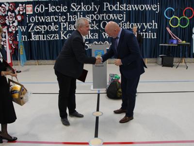 Uroczyste otwarcie budynku Hali Sportowej połączone z obchodami Jubileuszu 60-lecia Szkoły Podstawowej.