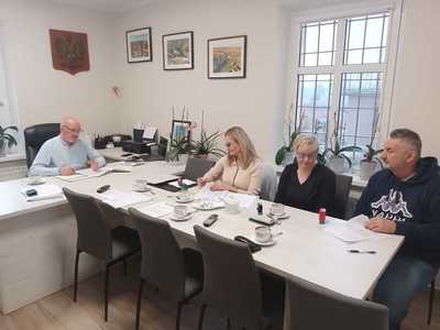 Chwila podpisania umowy.