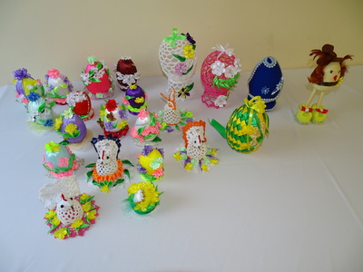 Na zdjęciu mamy prace – rękodzieła wielkanocne nawiązując do zbliżających się świąt