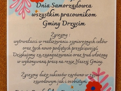 Przedszkolaki z wizytą w Urzędzie Gminy w Drzycimiu - życzenia.