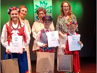 osoby nagrodzone – wewnątrz budynku