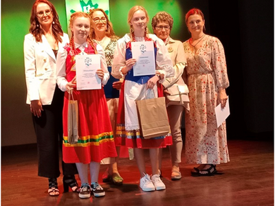 osoby nagrodzone – wewnątrz budynku
