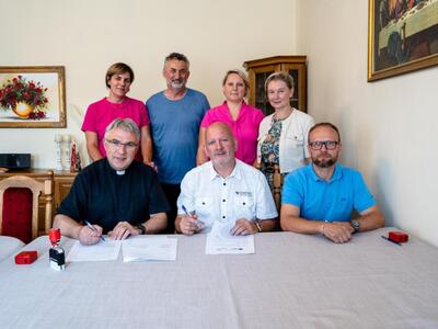 Podpisanie umowy na roboty w Kościele w Drzycimiu