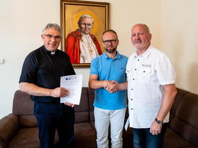 Podpisanie umowy na roboty w Kościele w Drzycimiu