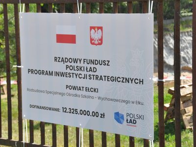 Tablica informacyjna o dofinansowaniu