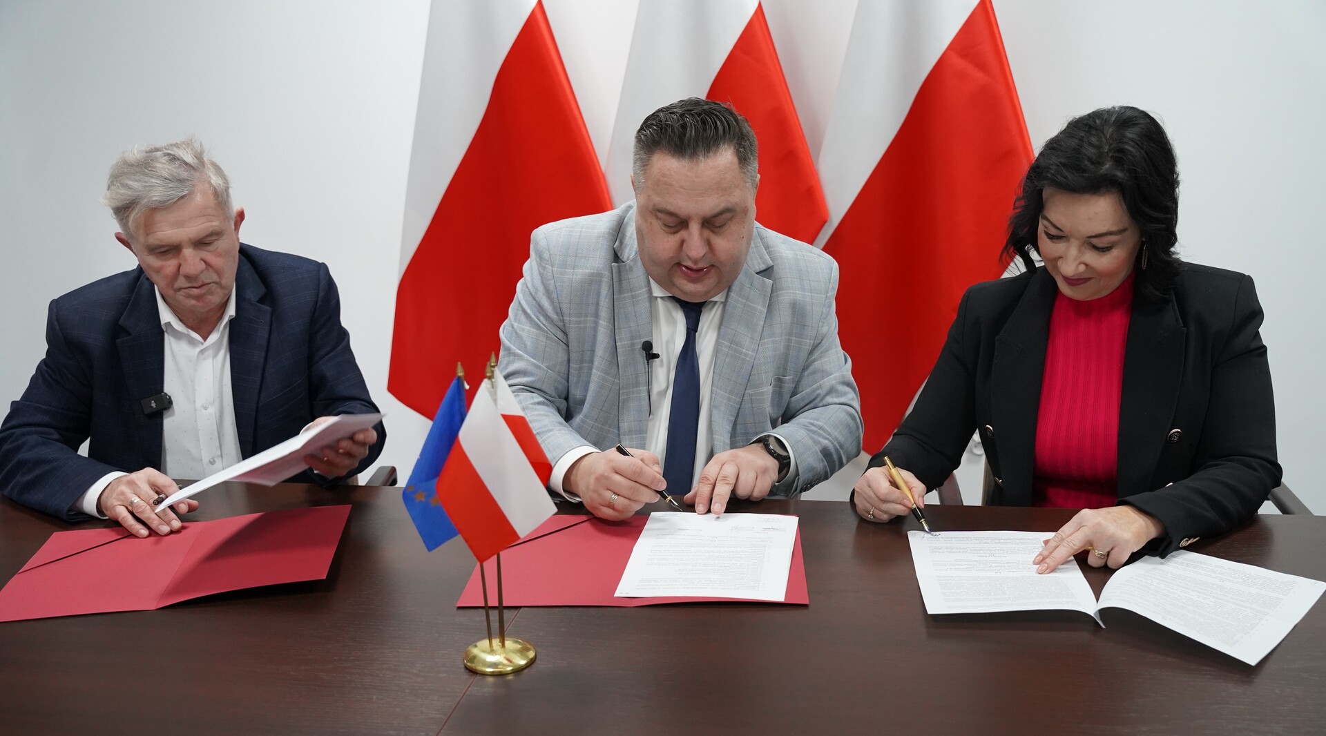 Podpisanie umowy użyczenia