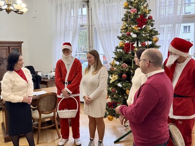 Słodkie odwiedziny uczniów
