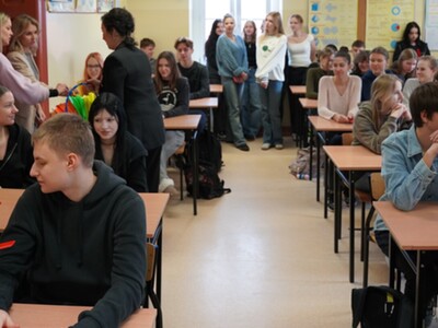 Przekazanie odblasków uczniom I LO
