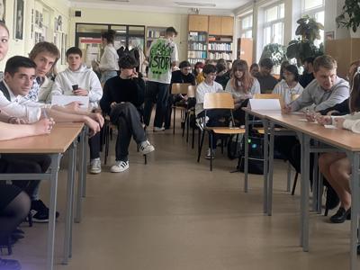 Debata w „Białym” po angielsku
