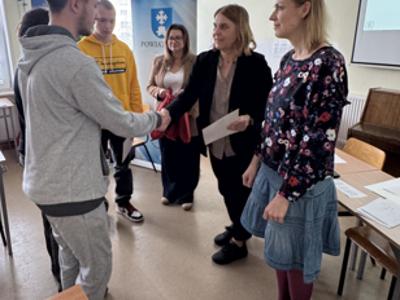 Debata w „Białym” po angielsku