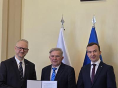 Podpisanie umowy na drogi