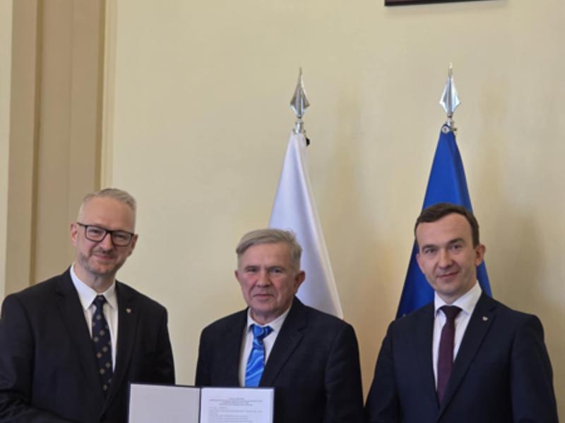 Podpisanie umowy na drogi