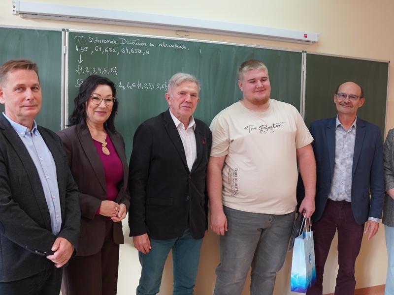 Olaf z nagrodą starosty