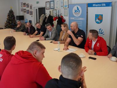 Minister sportu w MOS-ie