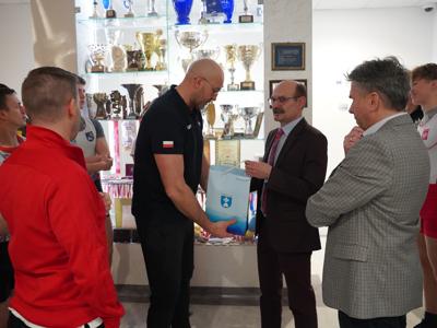 Minister sportu w MOS-ie