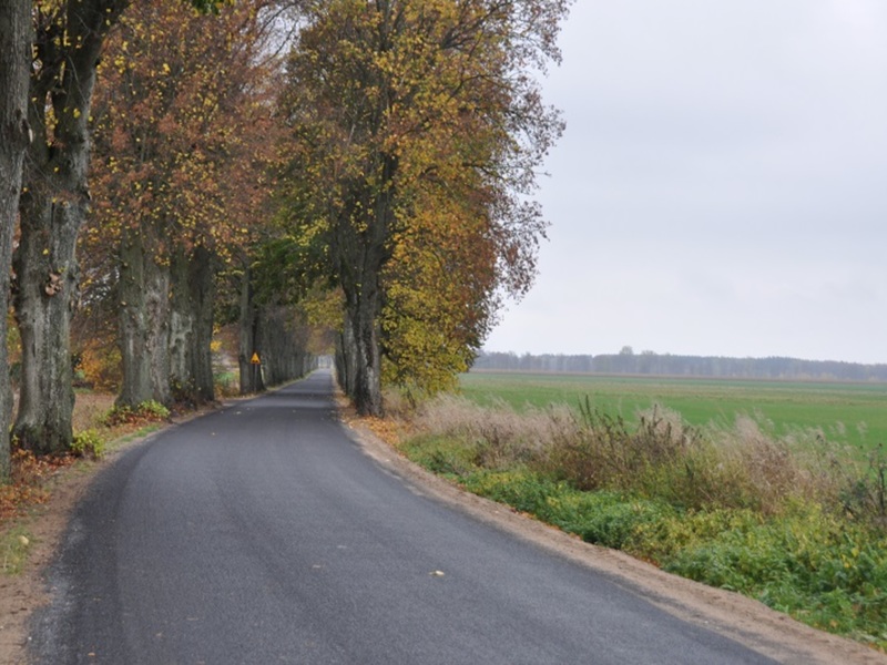 Wyremontowany odcinek drogi powiatowej od Pisanicy do Sypitek.