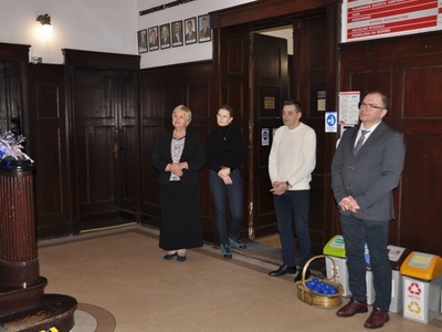 Mali kolędnicy odwiedzili starostwo