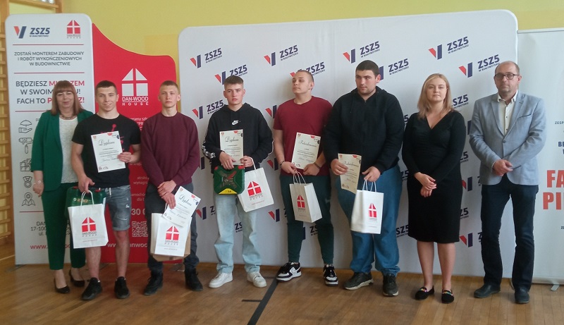 Sukces uczniów w turnieju budowlanym