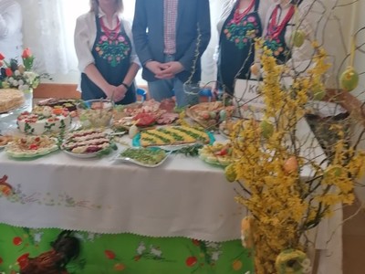 Stoły wielkanocne u "Zadzimianek"