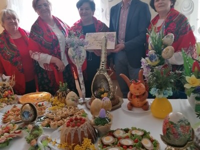 Stoły wielkanocne u "Zadzimianek"