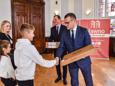 Przekazanie sprzętu komputerowego w ramach grantów PPGR