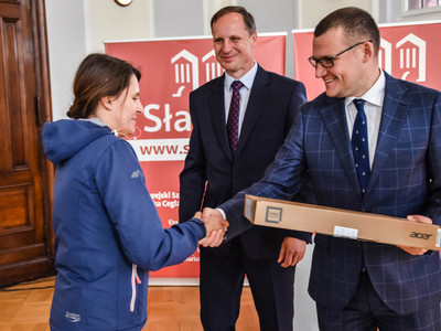Przekazanie sprzętu komputerowego w ramach grantów PPGR