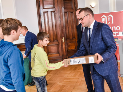 Przekazanie sprzętu komputerowego w ramach grantów PPGR
