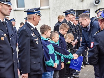 Przekazanie promes dla Młodzieżowych Drużyn Pożarniczych