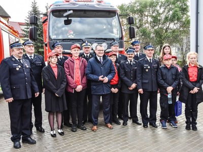 Przekazanie promes dla Młodzieżowych Drużyn Pożarniczych