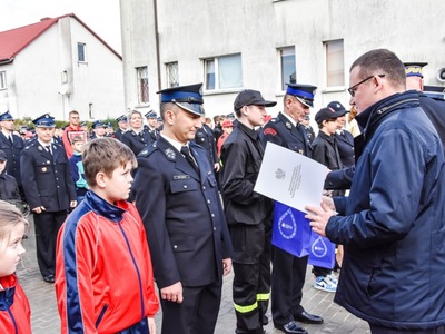 Przekazanie promes dla Młodzieżowych Drużyn Pożarniczych